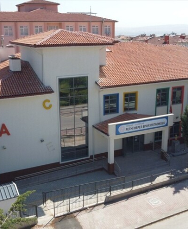 Futbolun efsanelerinden Fethi Heper'in adını taşıyan okulda sporcu ve bilim insanları yetişecek