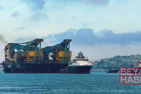 Dev vinç gemisi "Saipem 7000" İstanbul Boğazı'na giriş yaptı