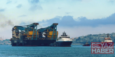 Dev vinç gemisi "Saipem 7000" İstanbul Boğazı'na giriş yaptı