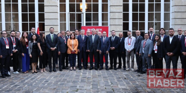 Ticaret Bakanı Bolat, Paris'te Türk iş insanlarıyla görüştü