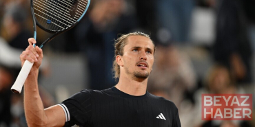 Fransa Açık'ta Zverev, Kostyuk ve Andreeva yarı finale çıktı