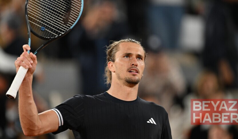 Fransa Açık'ta Zverev, Kostyuk ve Andreeva yarı finale çıktı