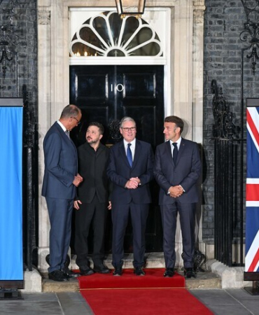 E3 ülkelerinin liderleri, Londra'da Ukrayna Devlet Başkanı Zelenskiy ile görüştü