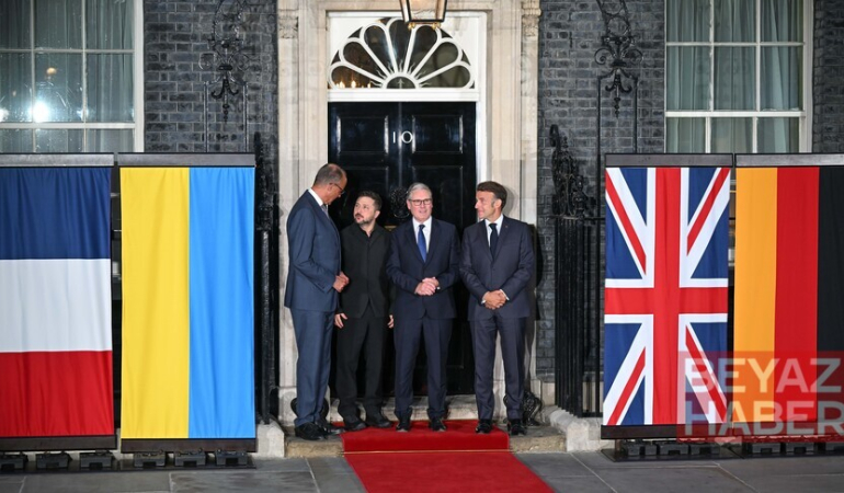 E3 ülkelerinin liderleri, Londra'da Ukrayna Devlet Başkanı Zelenskiy ile görüştü