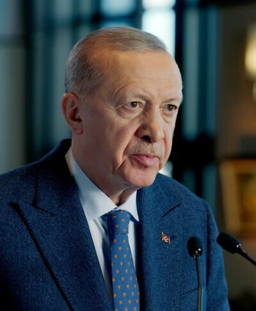 Cumhurbaşkanı Erdoğan: Tüm imkanlarını evlatlarına adayan kahraman babalarımızın Babalar Günü'nü tebrik ediyorum