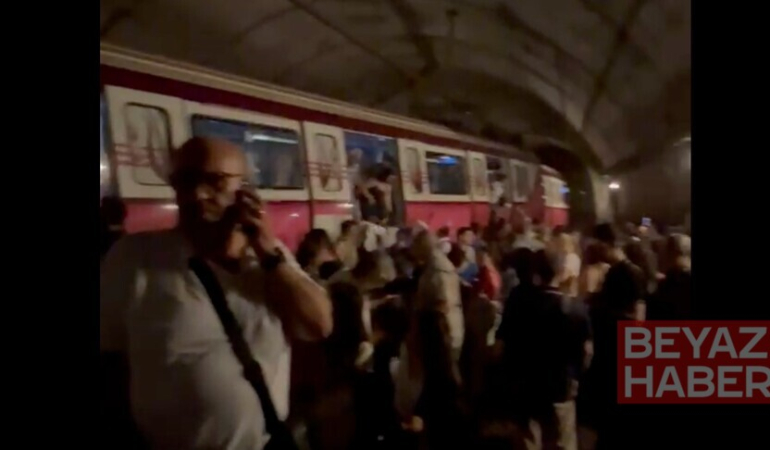 Kadıköy-Sabiha Gökçen Havalimanı Hattı'nda metro raydan çıktı