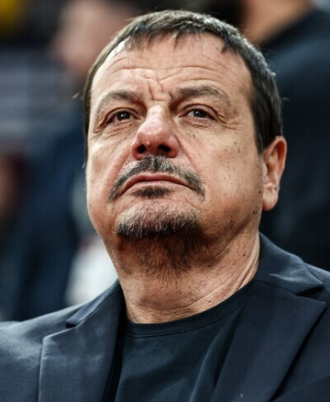 Panathinaikos Başantrenörü Ergin Ataman'dan Olympiakos taraftarına tepki