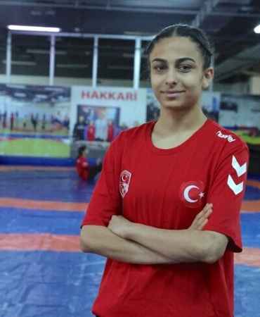 Güreş sporunun "altın kızı" Havin, başarılarıyla göz dolduruyor