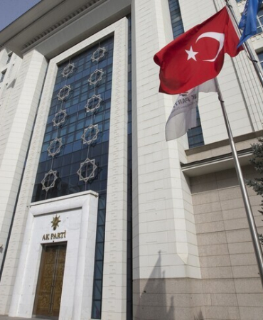 AK Parti'de 4 il başkanlığında görev değişikliği yapıldı