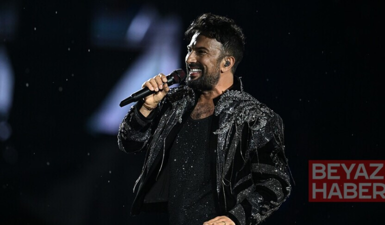 Tarkan, Koç Holding'in 100. yıl kutlamaları kapsamında Ankara'da konser verdi