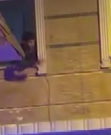 Annesinden para alamayınca bıçakla rehin aldı