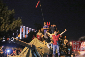 Türkiye'nin ateşten gecesi: Dakika dakika milletin zaferi... 15 Temmuz 2016