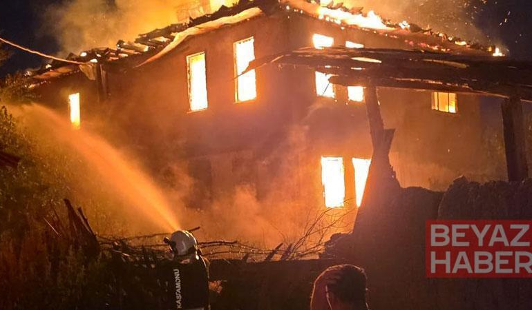 Taşköprü’de çıkan yangında bir ev kullanılamaz hale geldi