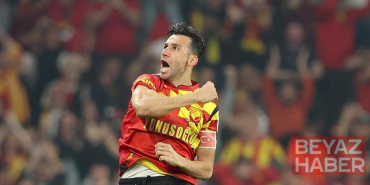 İsmail Köybaşı, futbola veda etti