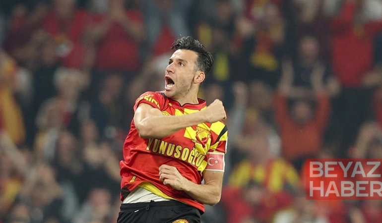 İsmail Köybaşı, futbola veda etti
