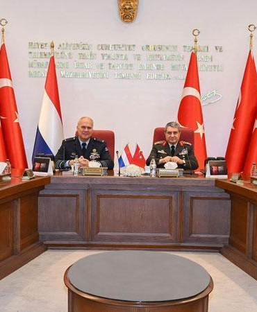 Genelkurmay Başkanı Bayraktaroğlu, Hollandalı mevkidaşı Eichelsheim ile görüştü