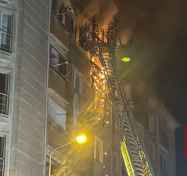 Tekirdağ'da apartmanın 6. katında meydana gelen patlamada 1 kişi öldü