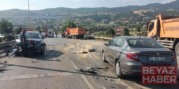 Samsun’da 8 aracın karıştığı zincirleme kaza; 2 yaralı