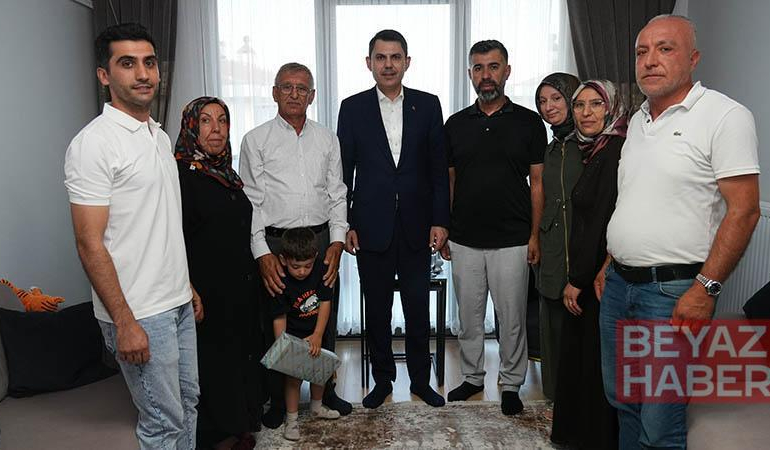 Bakan Kurum’dan depremzede Yusuf ve dedesine ziyaret