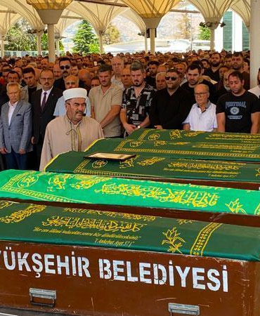 Babası tarafından öldürülen genç toprağa verildi