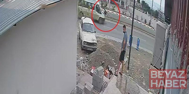 Minibüsün ata çarpması kamerada