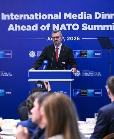 İletişim Başkanı Duran, NATO Zirvesi öncesi uluslararası basın mensuplarıyla buluştu