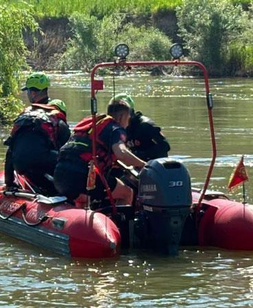 Çocuğunu kurtarmaya çalışırken suda kaybolan babanın cansız bedeni bulundu