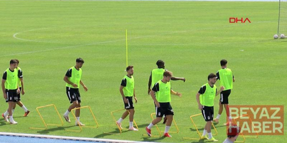 Beşiktaş günün ilk antrenmanını yaptı
