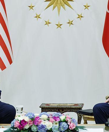 ABD Başkanı Trump: Ambargoları ve müeyyideleri kaldırıyoruz