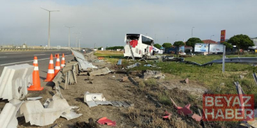 Yolcu otobüsü, bariyer ve tabelaya çarptı: 4