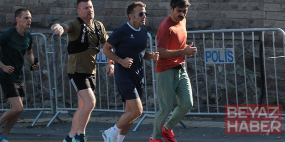Fransa Cumhurbaşkanı Macron, Seğmenler Parkı