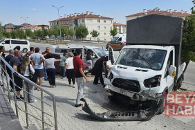 Eskişehir’de kamyonet ve minibüs çarpıştı; 7 yaralı