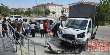Eskişehir’de kamyonet ve minibüs çarpıştı; 7 yaralı