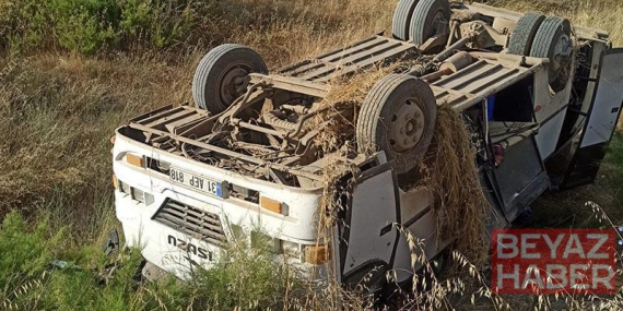 Tarım işçilerini taşıyan minibüs devrildi: 6’sı çocuk, 16 yaralı