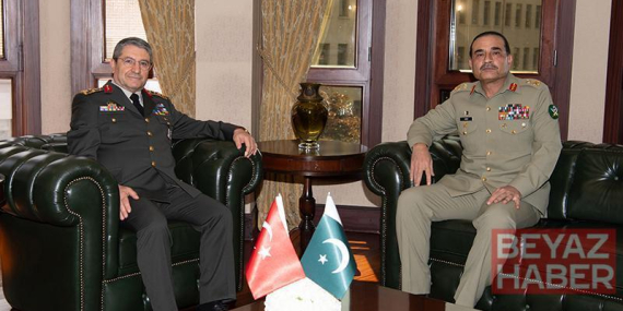 Genelkurmay Başkanı Orgeneral Bayraktaroğlu, Pakistan Savunma Kuvvetleri Komutanı Munir ile görüştü