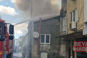 Yangında 3 ev kullanılamaz hale geldi; şüpheli gözaltında