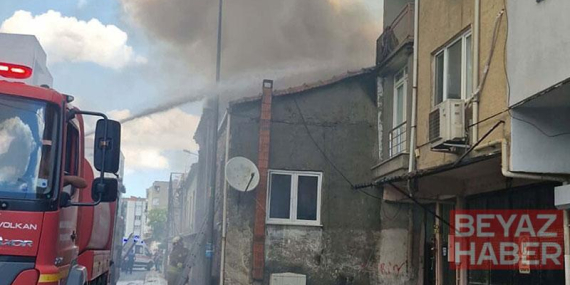 Yangında 3 ev kullanılamaz hale geldi; şüpheli gözaltında