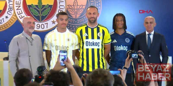 Fenerbahçe’de yeni transferler için imza töreni düzenlendi