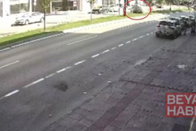 Refüjdeki ağaçlara ve aydınlatma direğine çarpan otomobilin takla attığı kaza kamerada: 2 yaralı
