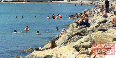 Sıcak havayı fırsat bilenler Caddebostan Sahili