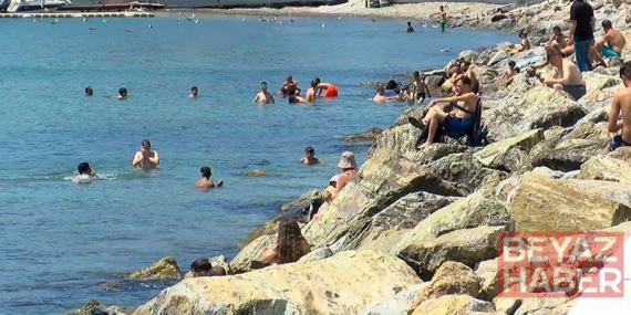 Sıcak havayı fırsat bilenler Caddebostan Sahili