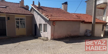 Gürültü nedeniyle tartıştıkları komşunun bıçakladığı anne öldü, kızı ağır yaralı