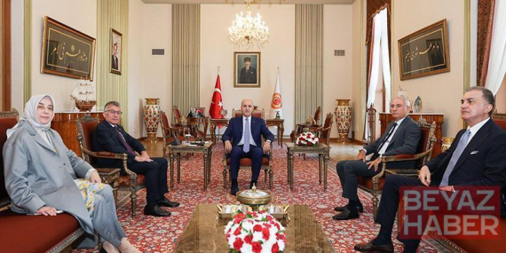 TBMM Başkanı Kurtulmuş, AK Parti Grubu ile görüştü