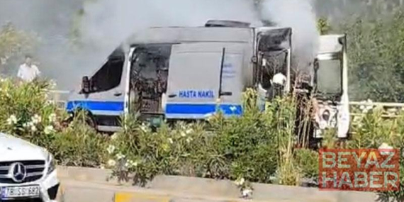 Hasta nakil aracı alev aldı, şoför diyaliz hastasını kurtardı