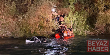 Tunceli’de otomobil takla atıp Munzur Nehri’ne düştü: 2 yaralı