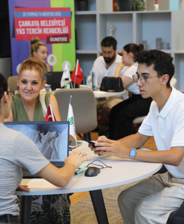 Çankaya Belediyesi’nden ücretsiz YKS tercih rehberliği