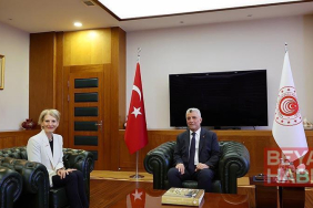 Bakan Bolat, Birleşik Krallık Büyükelçisi Morris