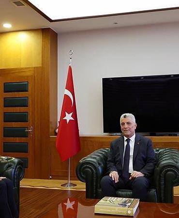 Bakan Bolat, Birleşik Krallık Büyükelçisi Morris