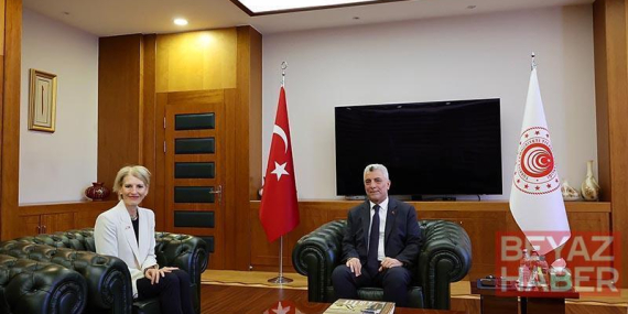 Bakan Bolat, Birleşik Krallık Büyükelçisi Morris