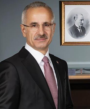 Bakan Uraloğlu: Araç muayene istasyonu sayısını 352